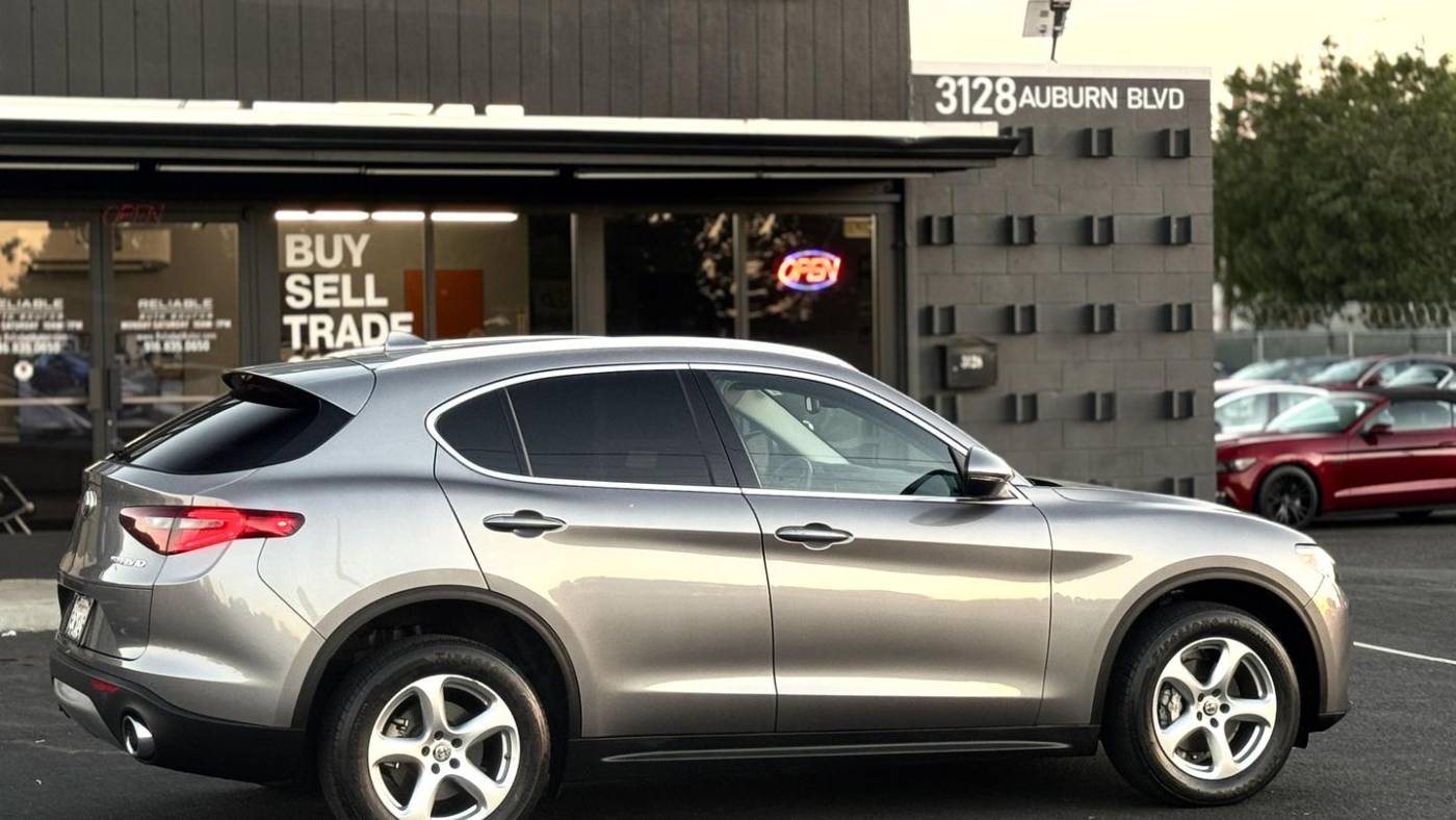 2018 alfa romeo stelvio base