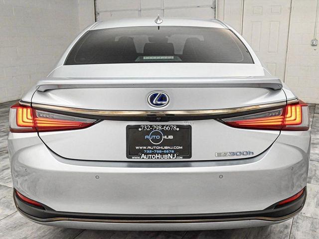 2022 lexus es 300h 300h