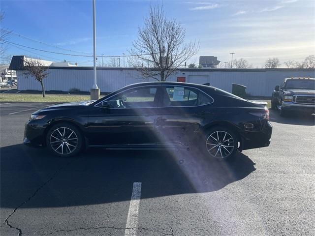 2021 toyota camry se