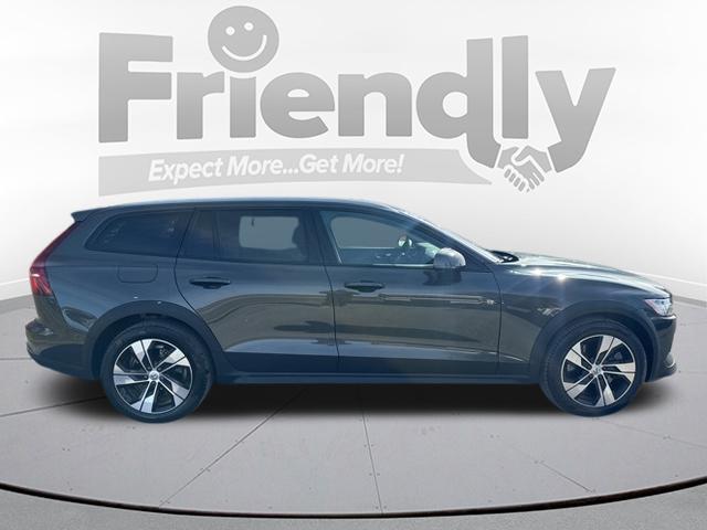 2022 volvo v60 cross country t5