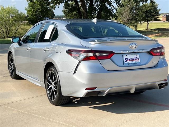 2024 toyota camry se