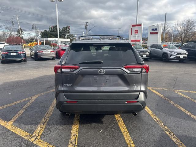 2021 toyota rav4 le
