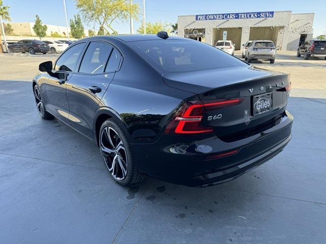 2024 volvo s60 b5 plus dark theme