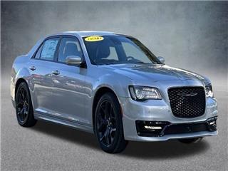 2023 Chrysler 300 s v8