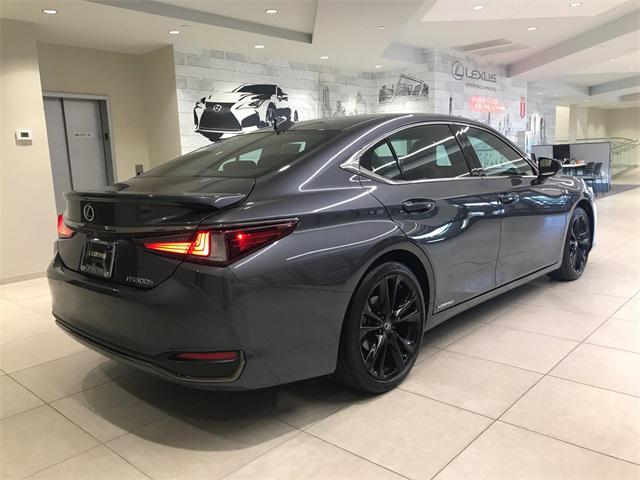 2022 lexus es 300h f sport