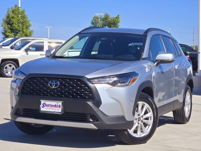 2023 toyota corolla cross le