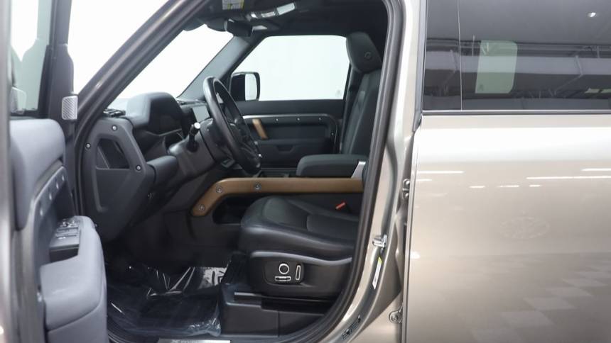 2023 land rover defender 130 x-dynamic se