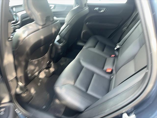 2022 volvo xc60 b5 momentum