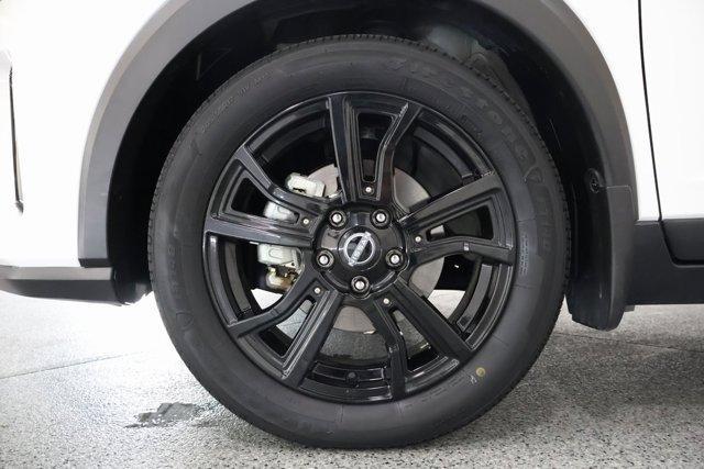 2022 nissan kicks sr
