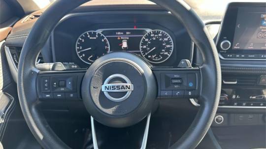 2021 Nissan se