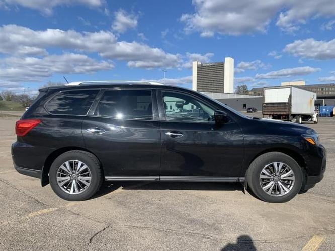 2017 nissan pathfinder sl sport utility 4d in delano, minnesota
