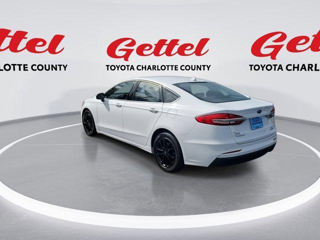 2020 ford fusion se