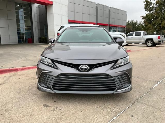 2022 toyota camry le