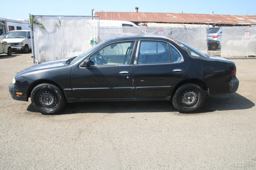1993 nissan altima gxe 2.4 l 4 cylinder no reserve