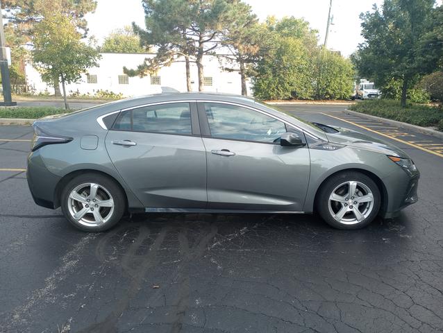 2017 chevrolet volt lt