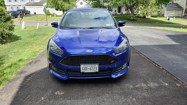 2015 ford focus st base