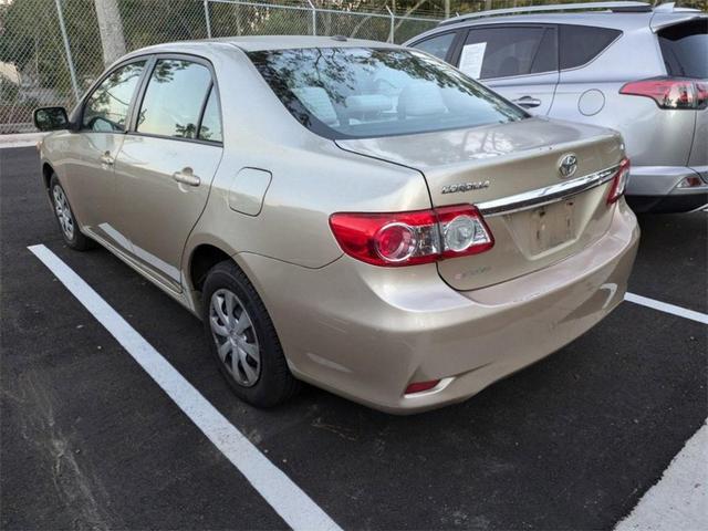 2011 toyota corolla le