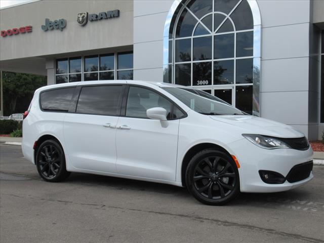 2020 chrysler pacifica touring
