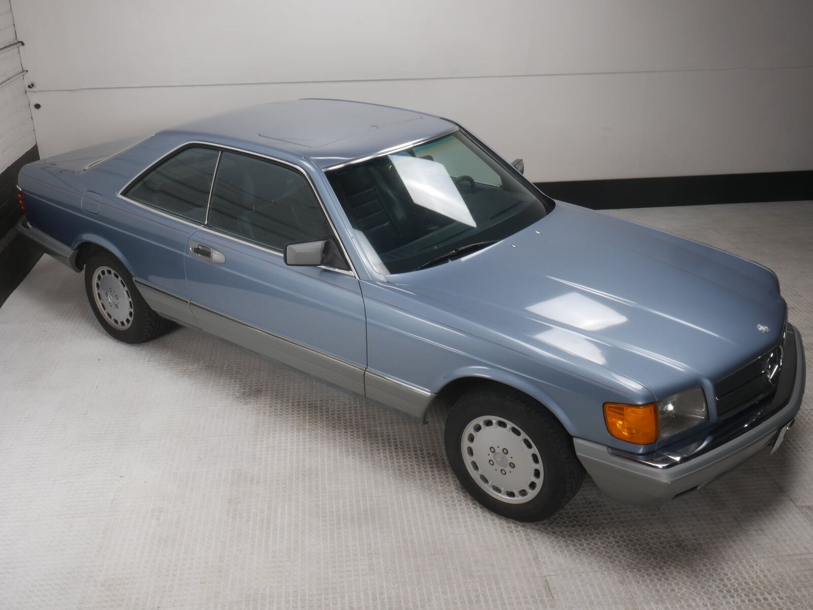 1985 mercedes-benz 500-series