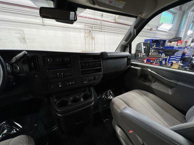 2019 chevrolet express 3500 lt