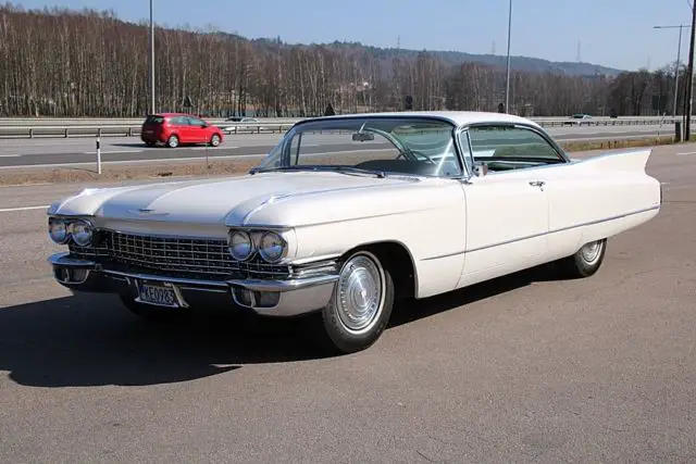 cadillac coupe deville 1960 nice car in good condition