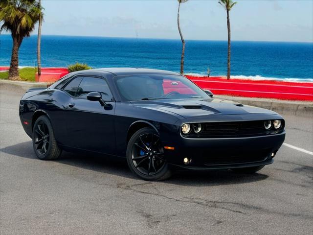 2018 dodge challenger sxt