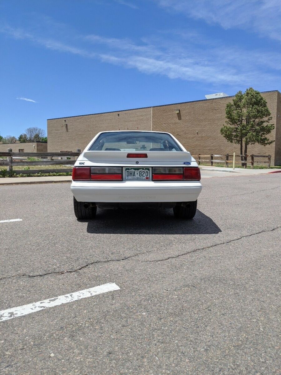 1993 ford mustang hatchback white rwd manual lx