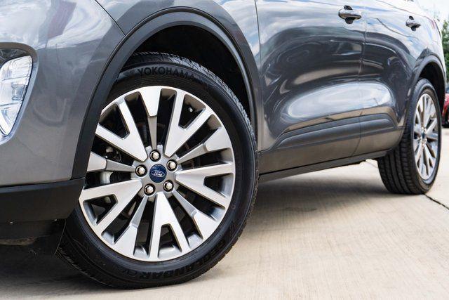 2022 ford escape titanium