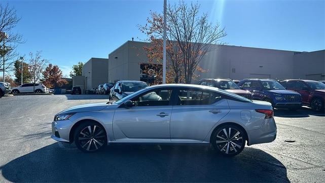 2022 nissan altima 2.5 sr