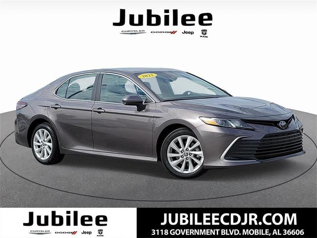 2022 toyota camry le