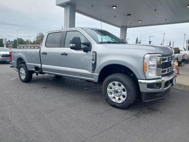 2023 ford f-350 xlt