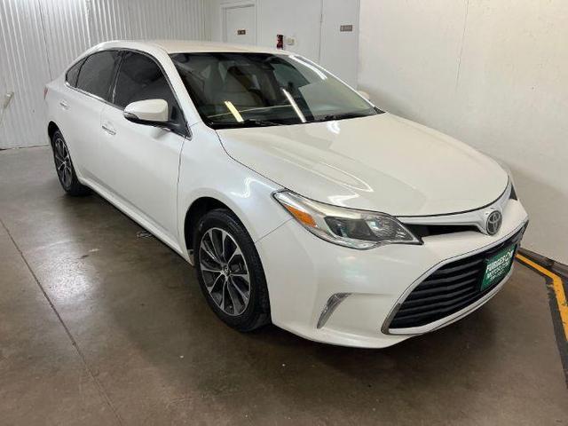 2018 toyota avalon xle