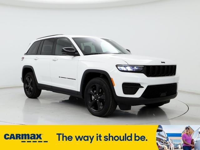 2022 jeep grand cherokee altitude