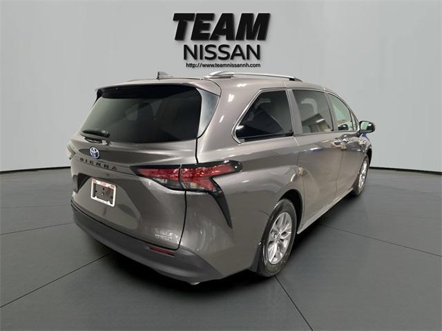 2022 toyota sienna xle