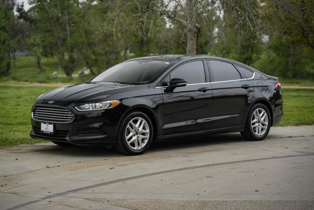 2016 ford fusion se