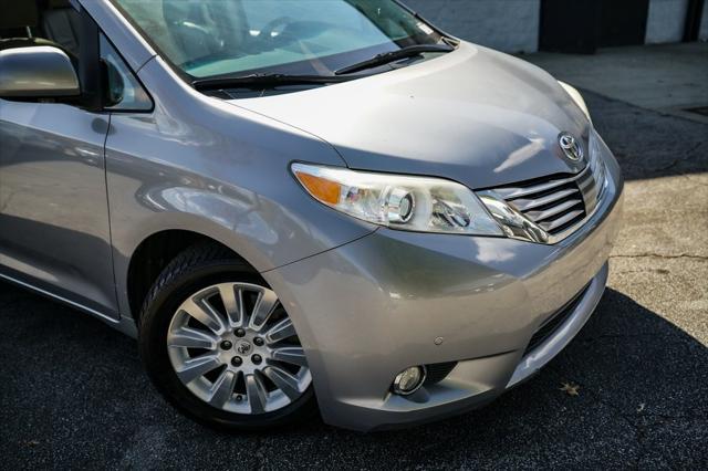 2012 toyota sienna limited