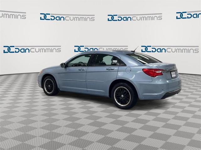 2012 chrysler 200 lx