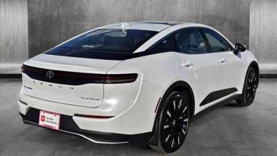 2025 toyota crown platinum