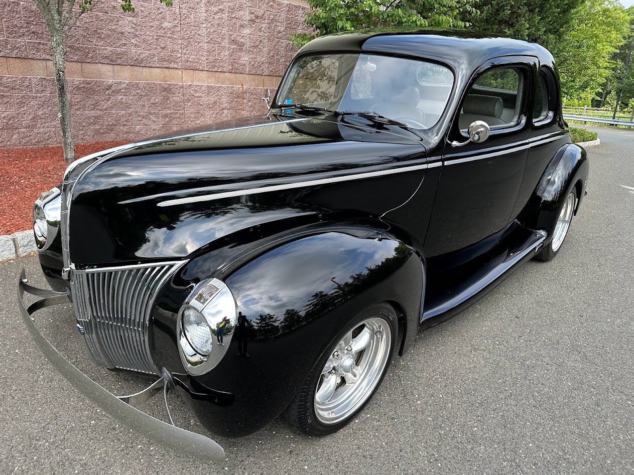 ford deluxe coupe