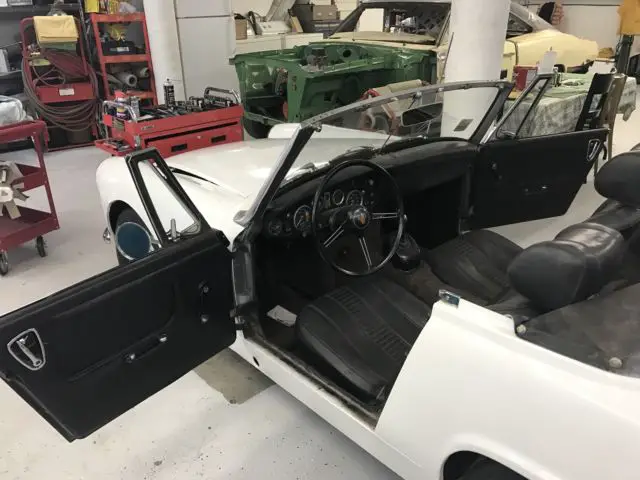 1969 austin healey sprite white