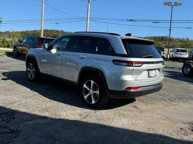 2023 jeep grand cherokee 4xe base