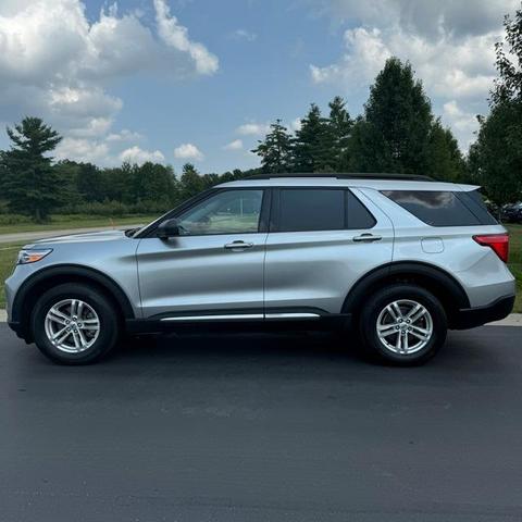 2022 ford explorer xlt