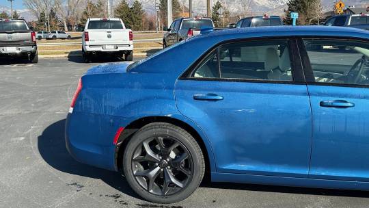2023 Chrysler 300
