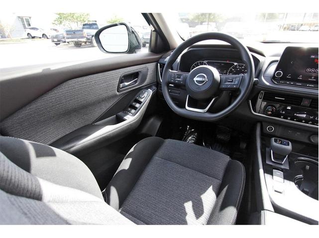 2022 nissan rogue sv