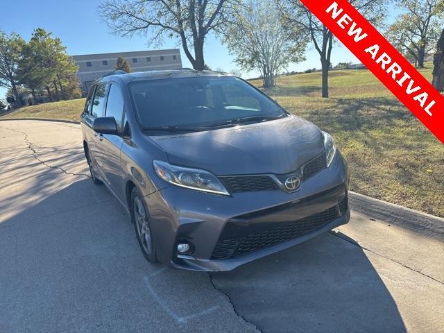 2018 toyota sienna se
