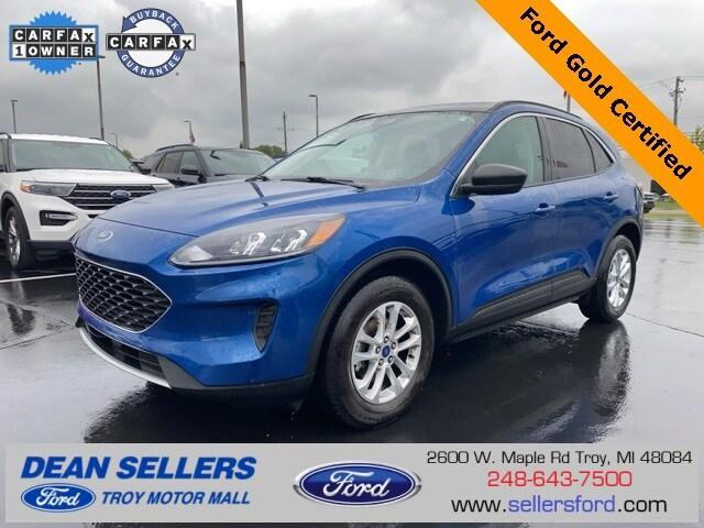 2022 ford escape se
