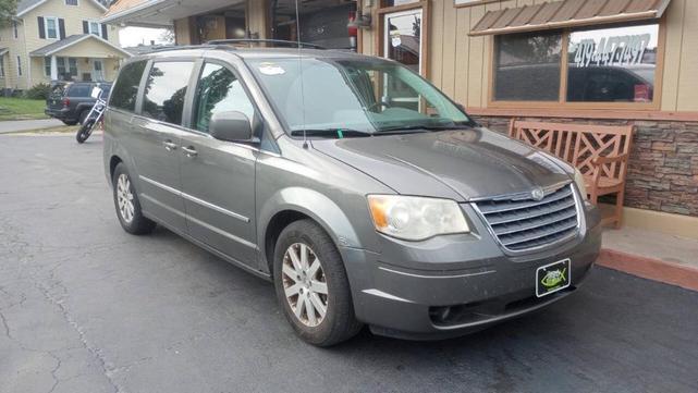 2010 chrysler town & country touring