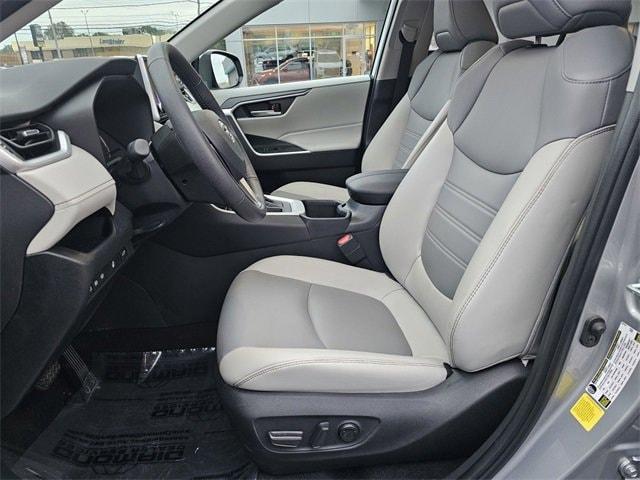 2023 toyota rav4 xle premium