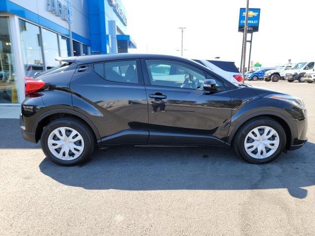 2020 toyota c-hr le
