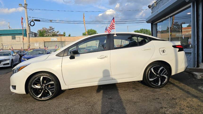 2023 nissan versa sr
